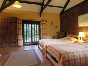  Combe Lancey Farmhouse B&B  Кредитон